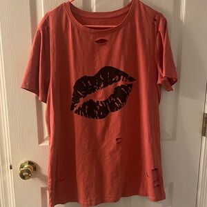 Red Distressed Lip Print T-Shirt